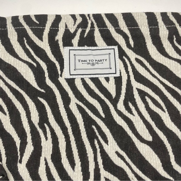 ZEBRA PRINT | Canvas Makeup Bag (Brand New!) ✨ - Picture 5 of 11
